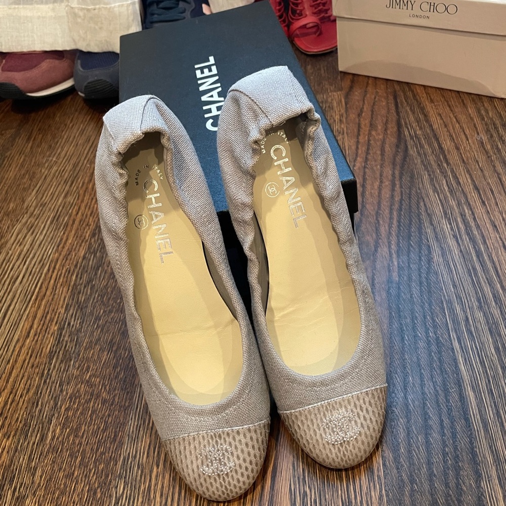 Chanel flats 39